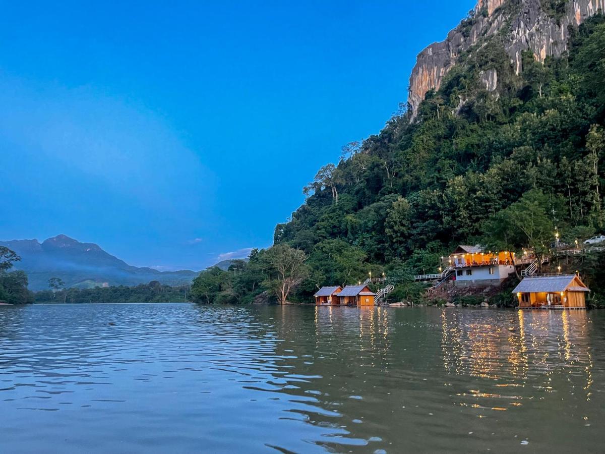 Nongkhiaw The Float House Hotel Exterior photo