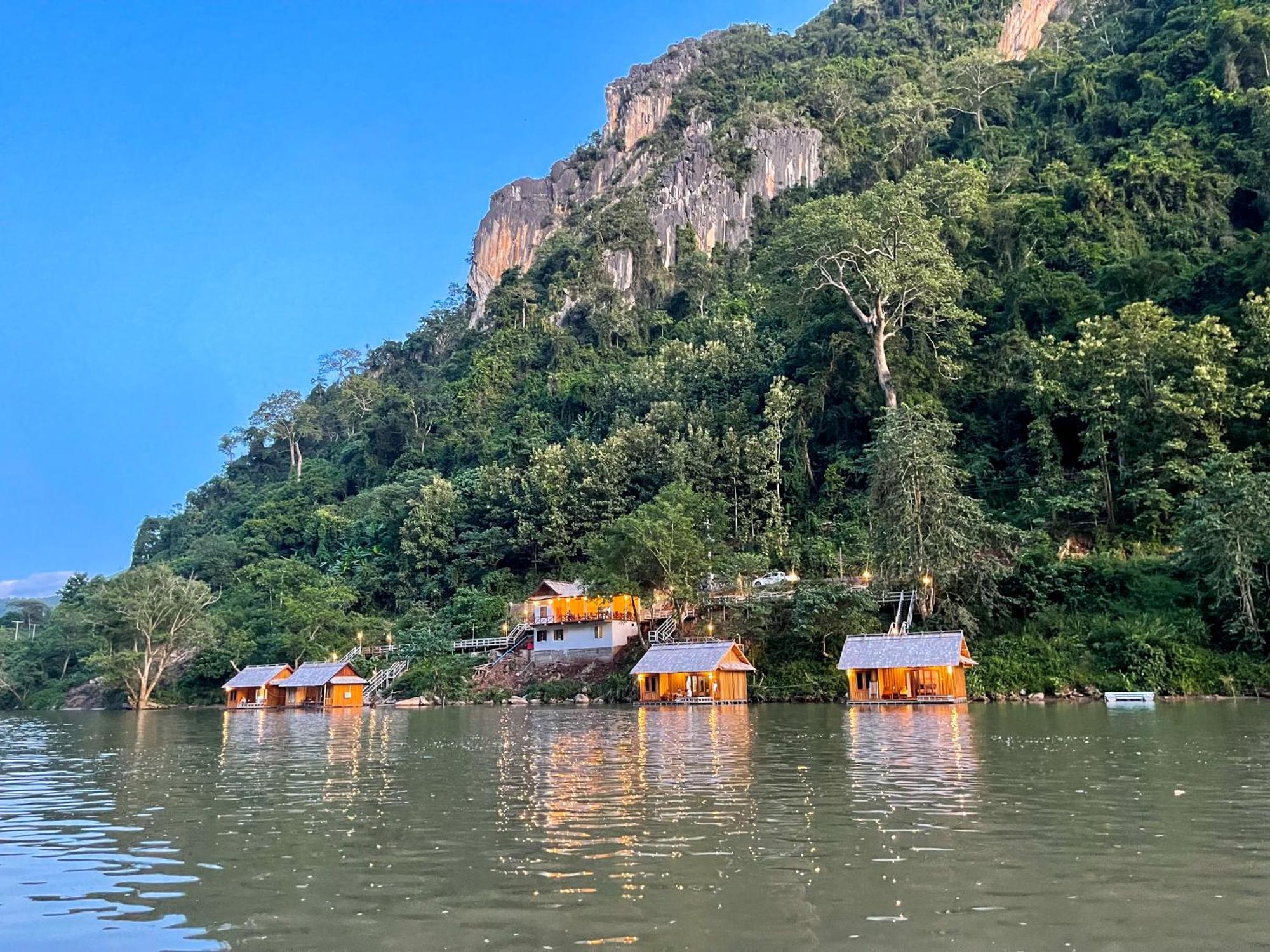 Nongkhiaw The Float House Hotel Exterior photo