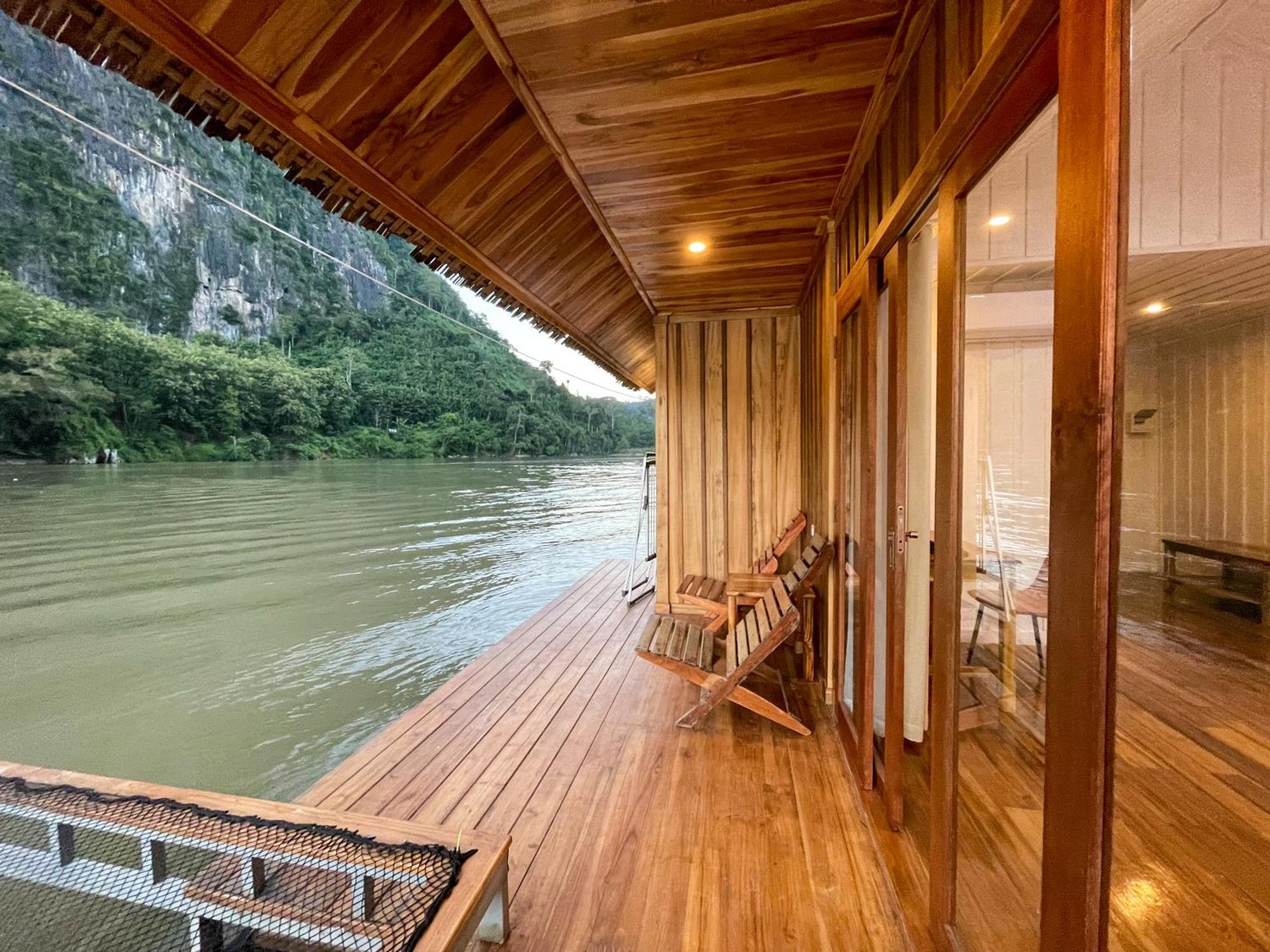 Nongkhiaw The Float House Hotel Exterior photo