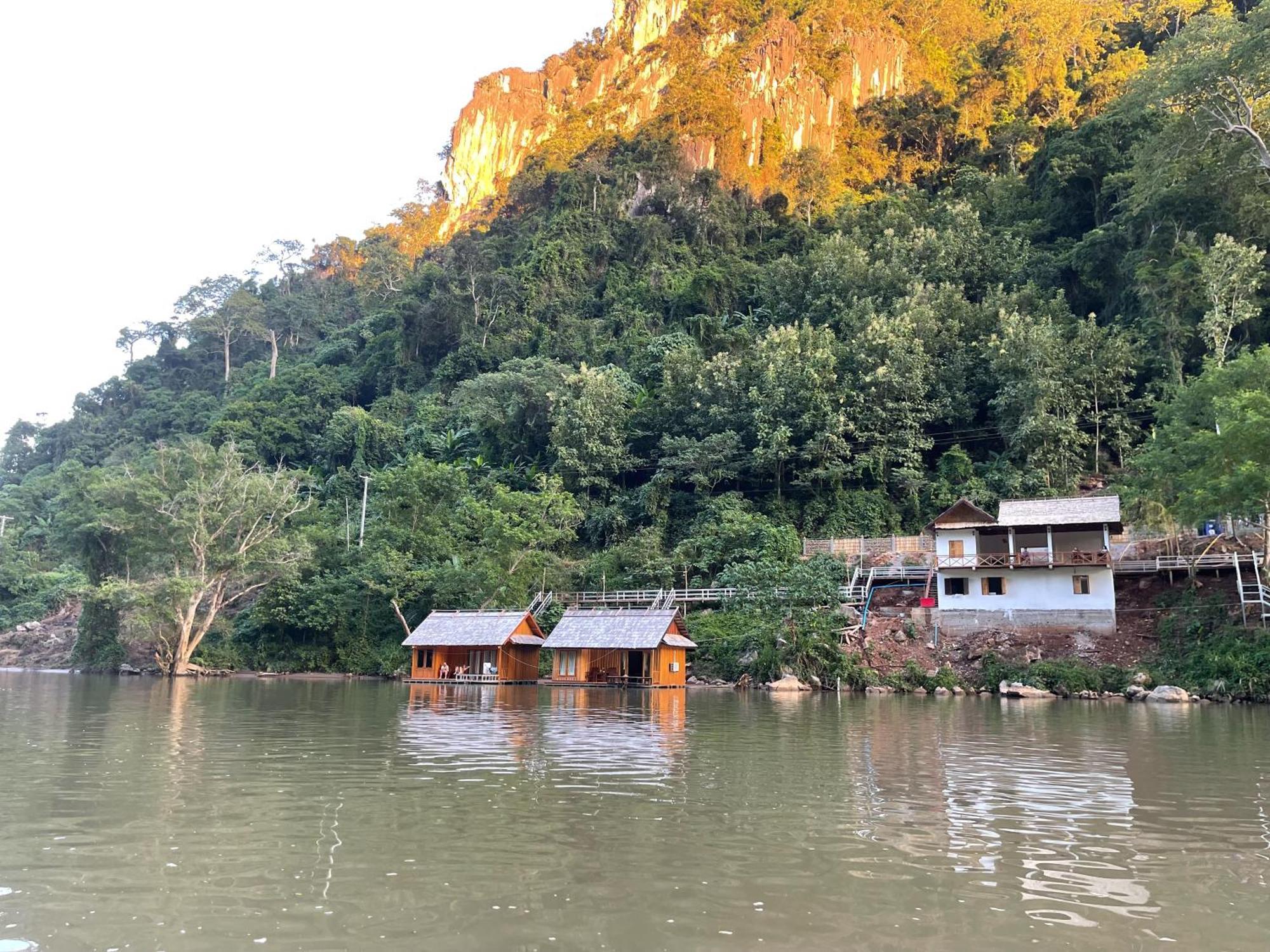 Nongkhiaw The Float House Hotel Exterior photo
